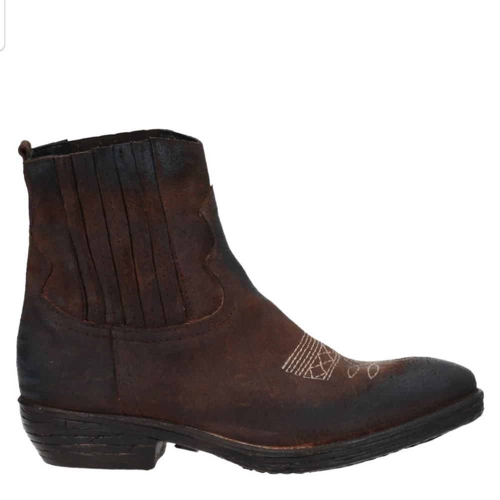 Chelsea boot for women